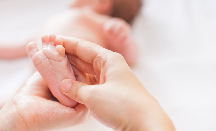 Babymassage gunstig bij geelzucht en vroeggeboorte