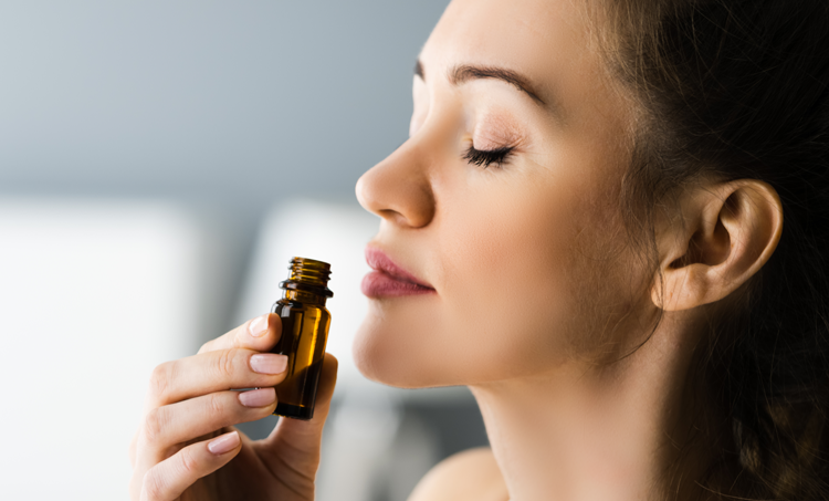 Wat is de invloed van aromatherapie op angstige gevoelens?