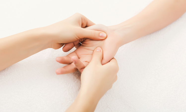 Kan acupressuur veelvoorkomende symptomen bij kanker verminderen?