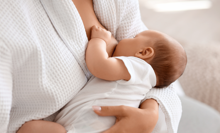 Maak de borst maar nat – met moedermelk!