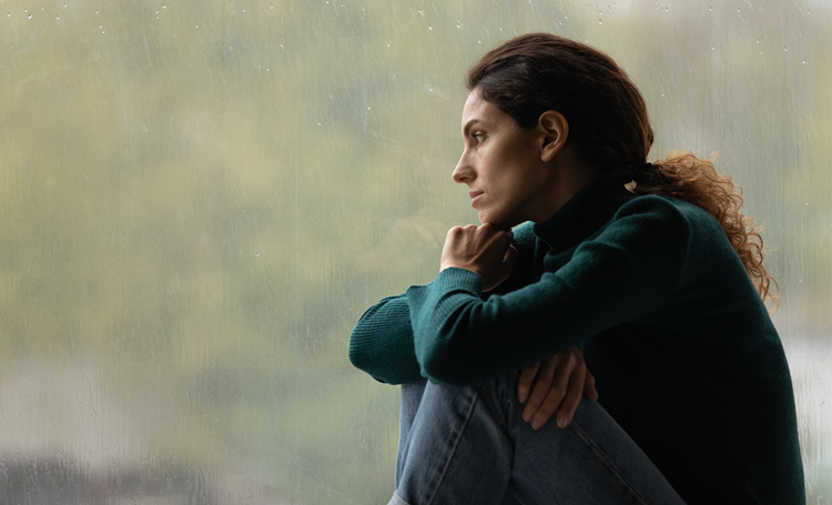 Eenzaamheid bepaalt mede of angst en depressie tot suïcidale gedachten leiden