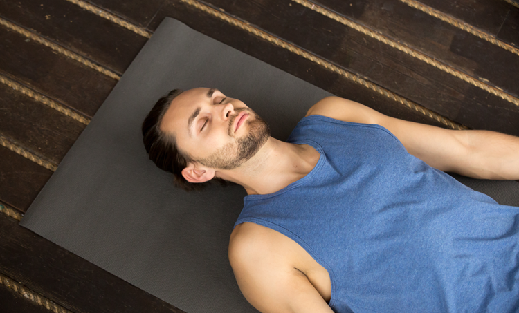 Positieve effecten van Om chanting en yoga nidra